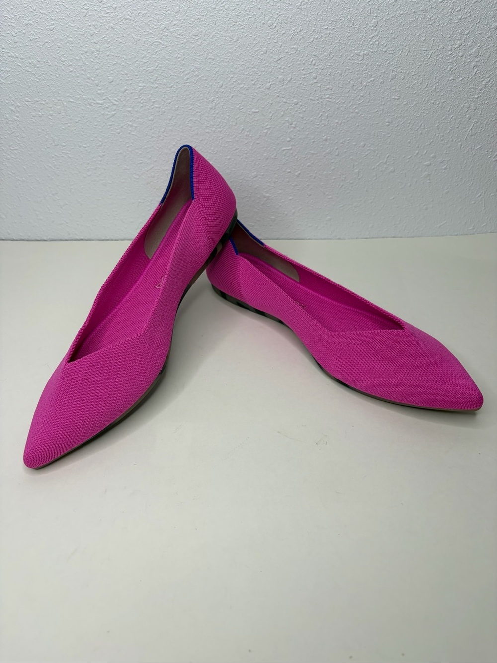 New Rothy's The Pointed II in color Dragon Fruit Pointed-Toe Knit Flats size 9